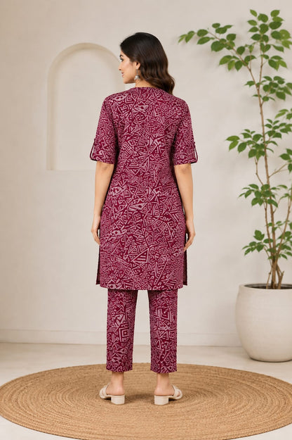 Women's Magenta Geometric Printed Pure Cotton Short Kurta with Pant Set (2-Piece Set)